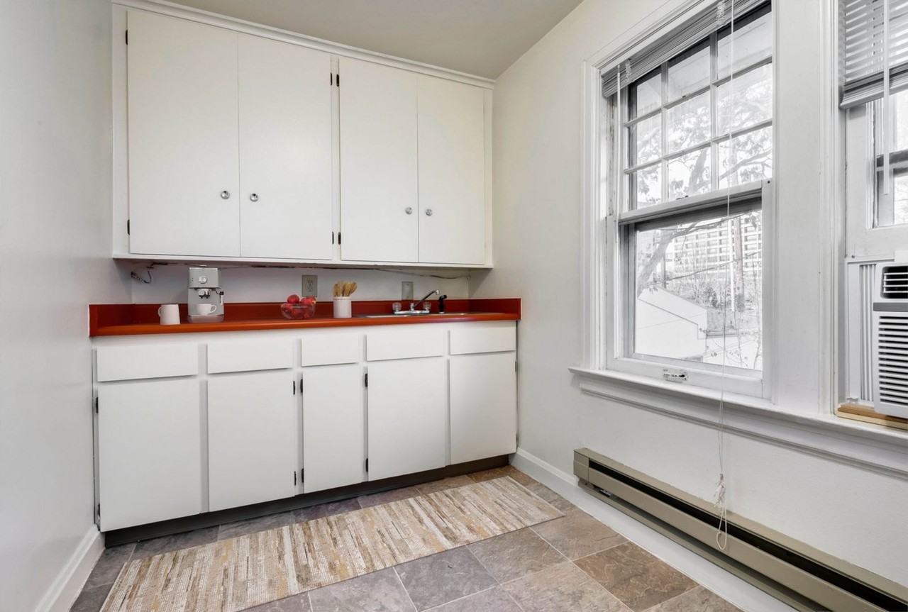 Allen Apartments - Photo 2 of 31