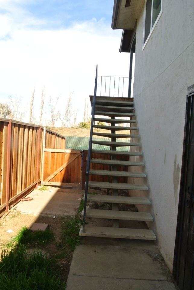 1414 Sycamore Drive - Photo 3 of 15