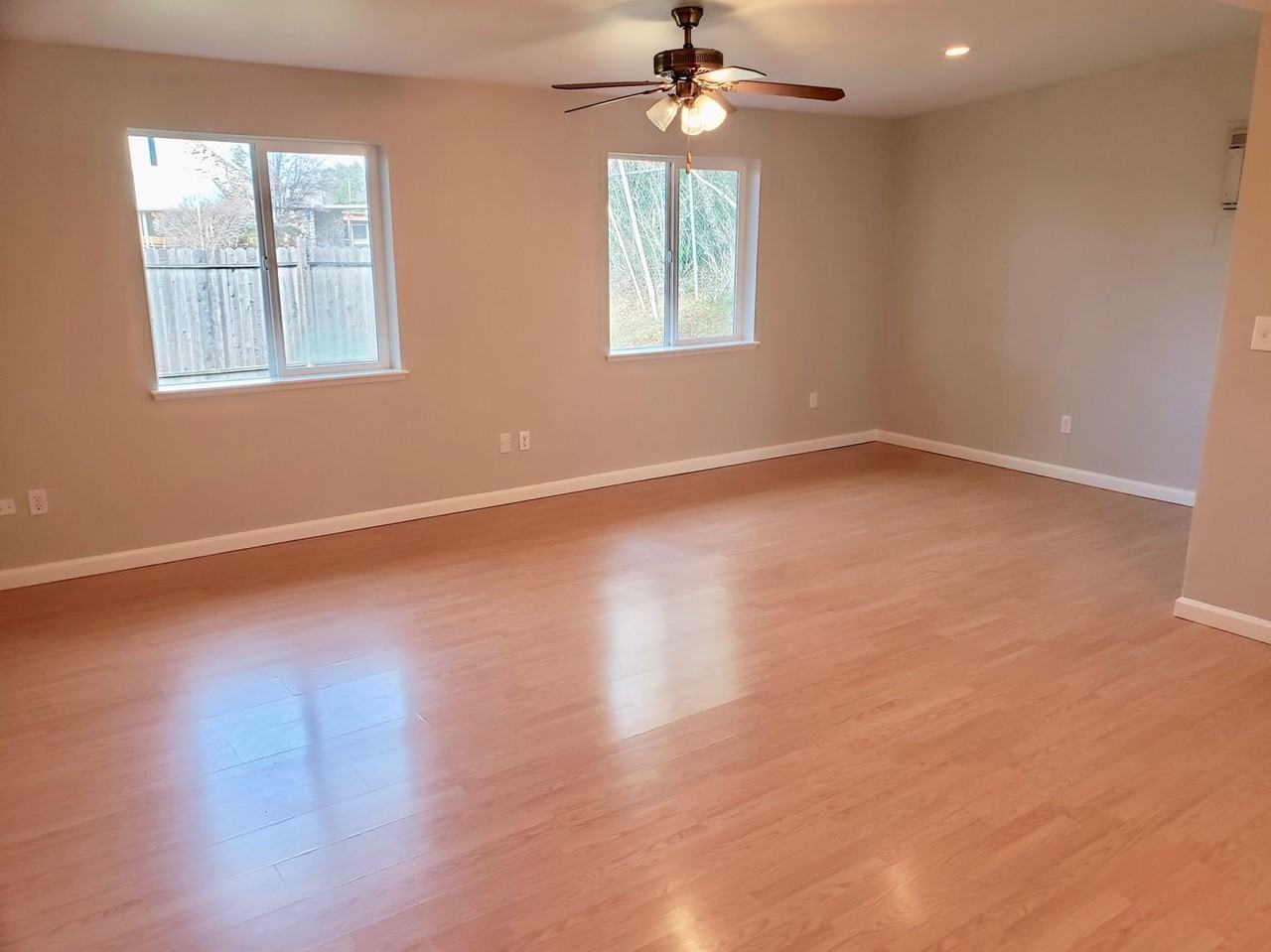 AUBURN DUPLEX - Photo 2 of 7