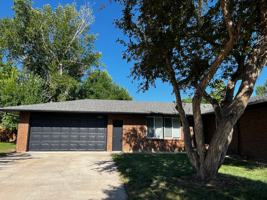 featured image of 1727 Pecan St