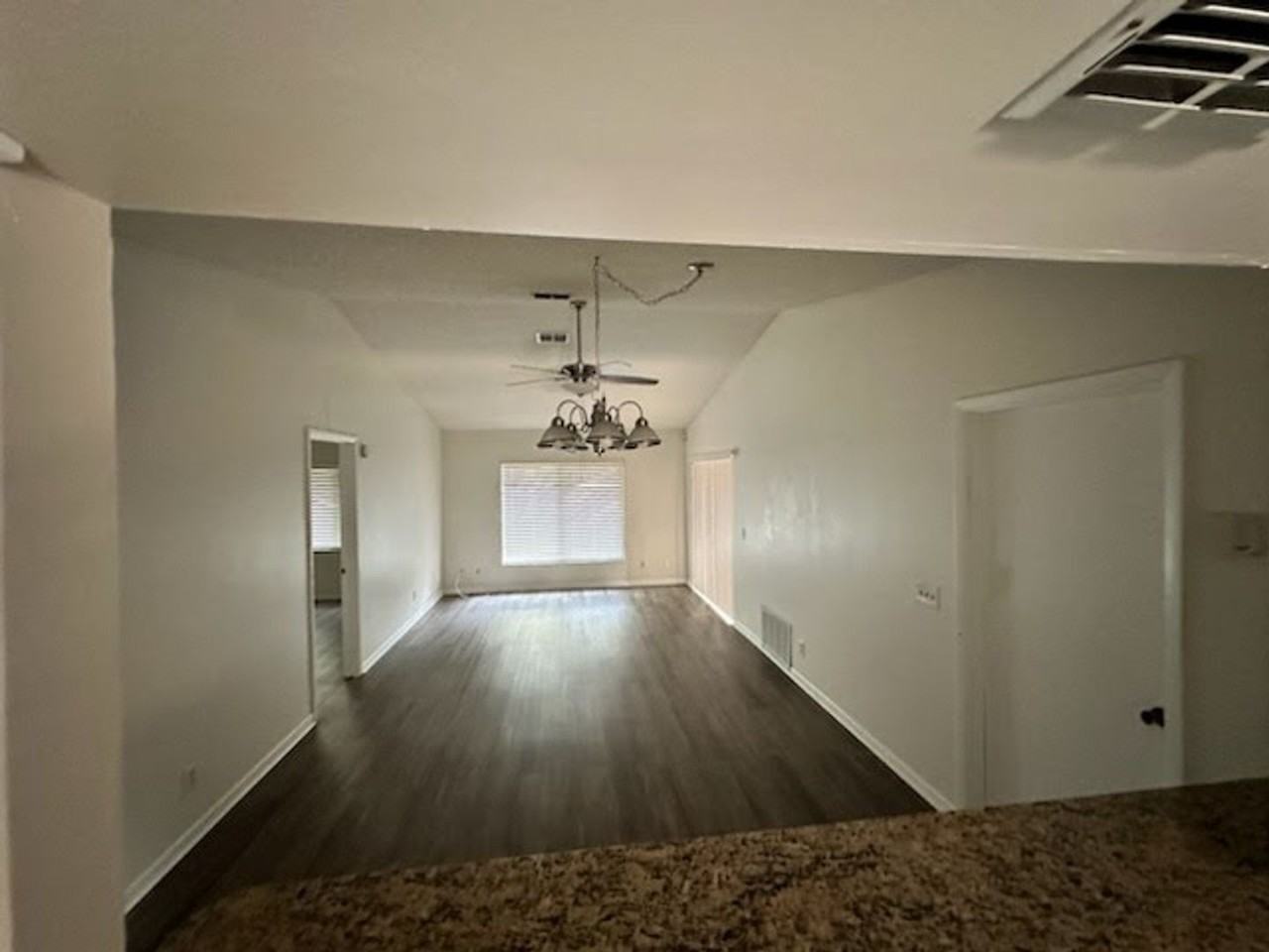 1154 Ashland Ct - Photo 5 of 18