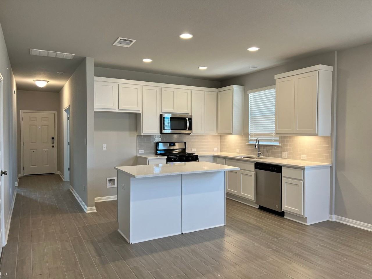 2724 Juniper Woods Rd - Photo 2 of 25