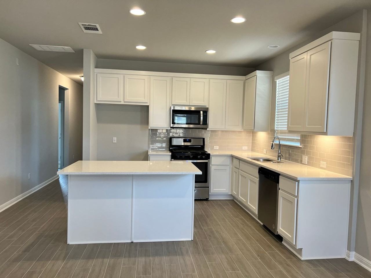 2724 Juniper Woods Rd - Photo 3 of 25