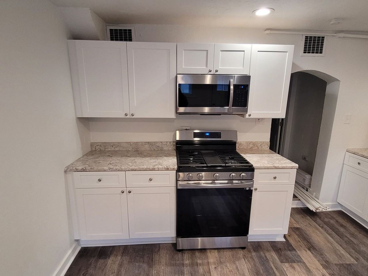 1146 Woods Run Ave - Photo 5 of 15