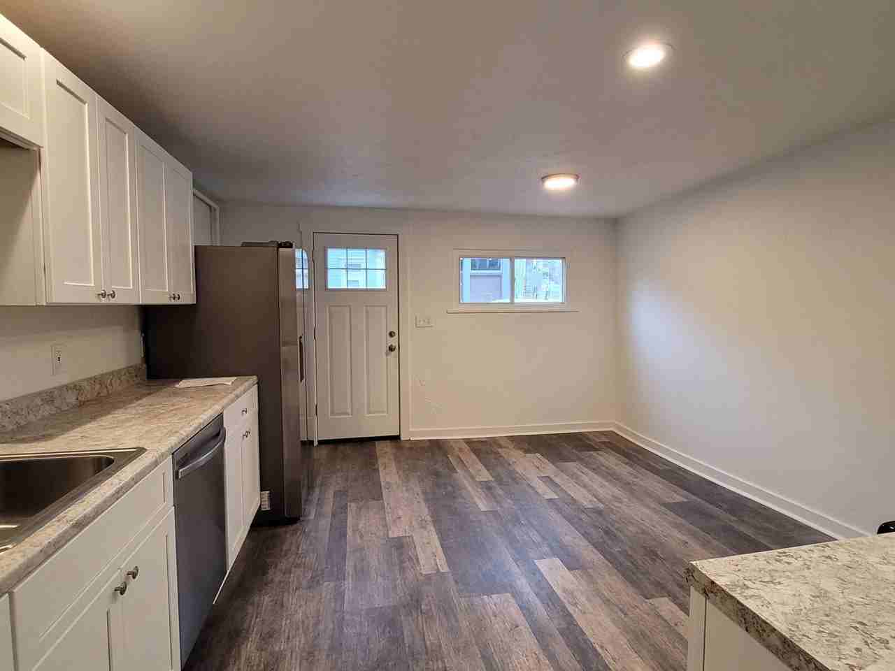 1146 Woods Run Ave - Photo 6 of 15