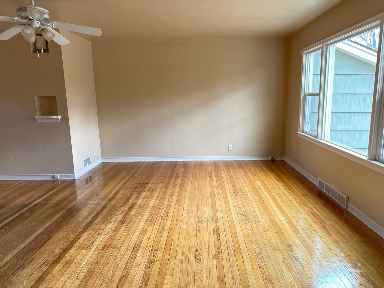 12 Sunnycrest Dr - Photo 3 of 22