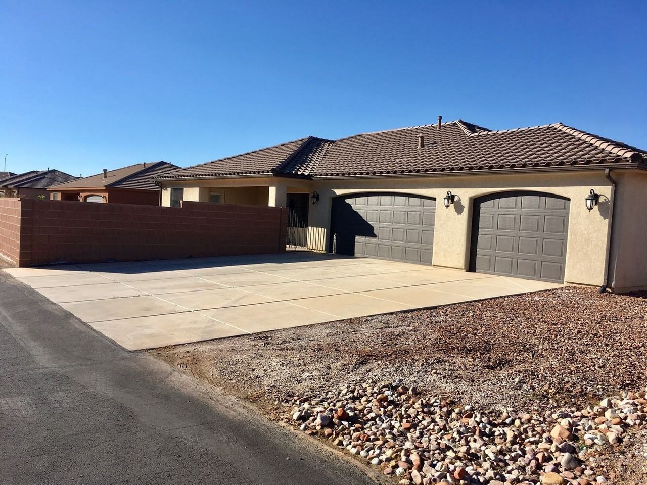 4115 S 20 E - Photo 2 of 14