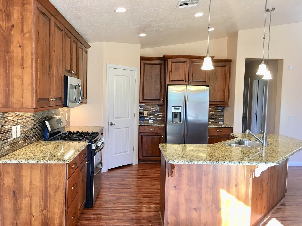 4115 S 20 E - Photo 4 of 14