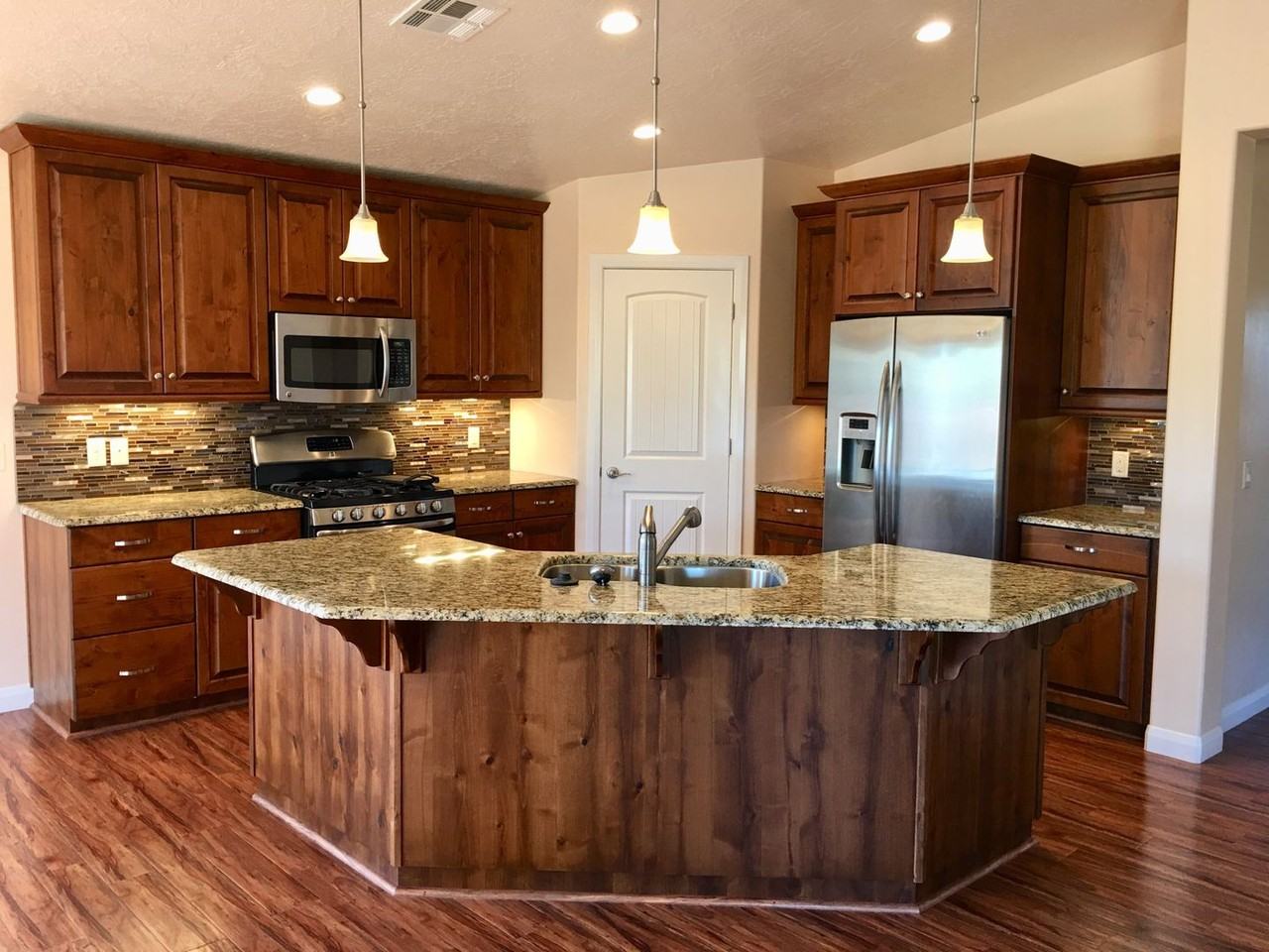 4115 S 20 E - Photo 6 of 14