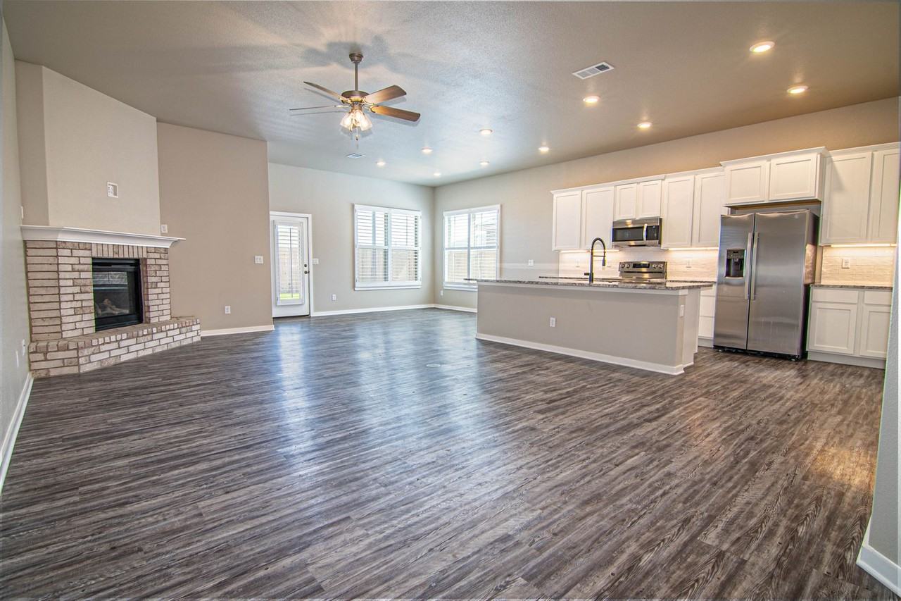 2714 Southwest St - Photo 2 of 34