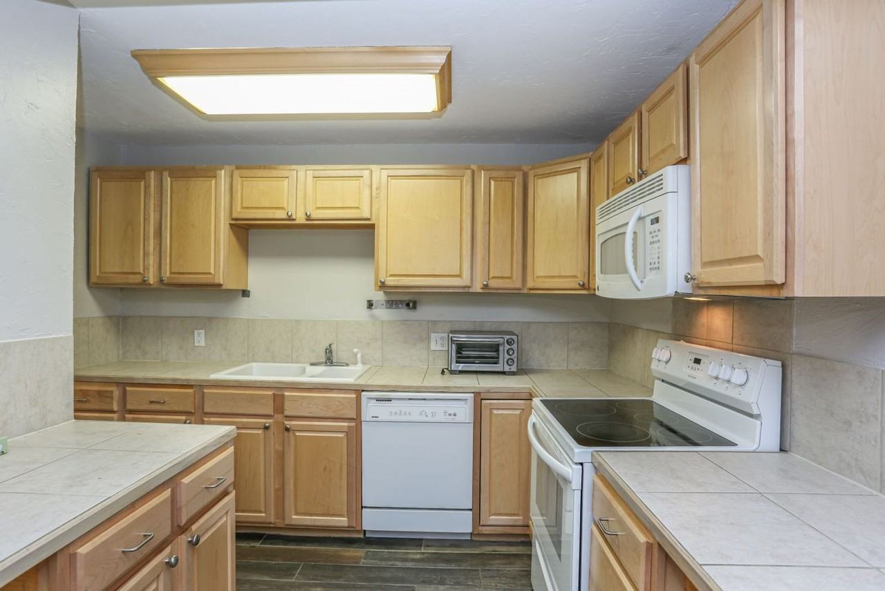 105 105 Tannenbaum - Photo 5 of 48