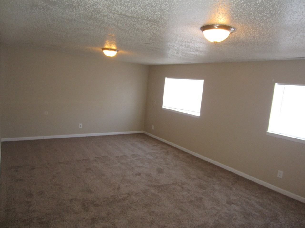 1125 E Las Animas St - Photo 3 of 7