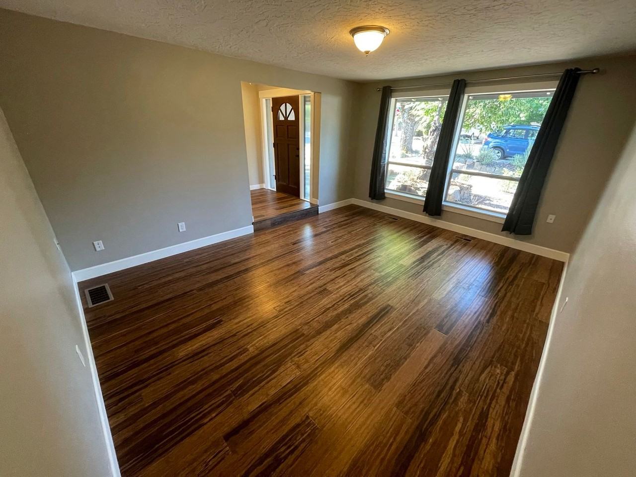 2716 Montello Ave - Photo 2 of 12