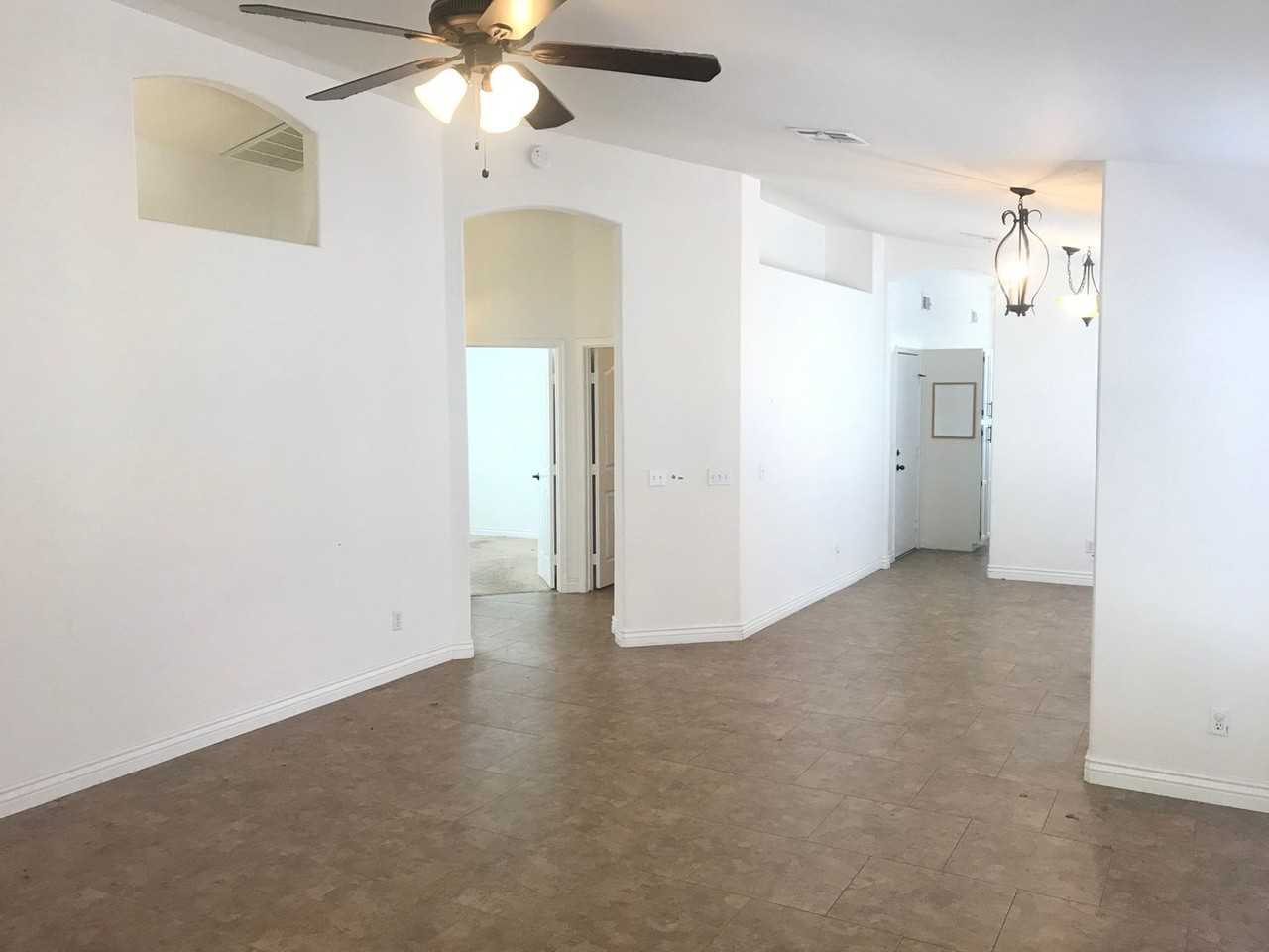 2036 E Windsong Dr - Photo 4 of 11