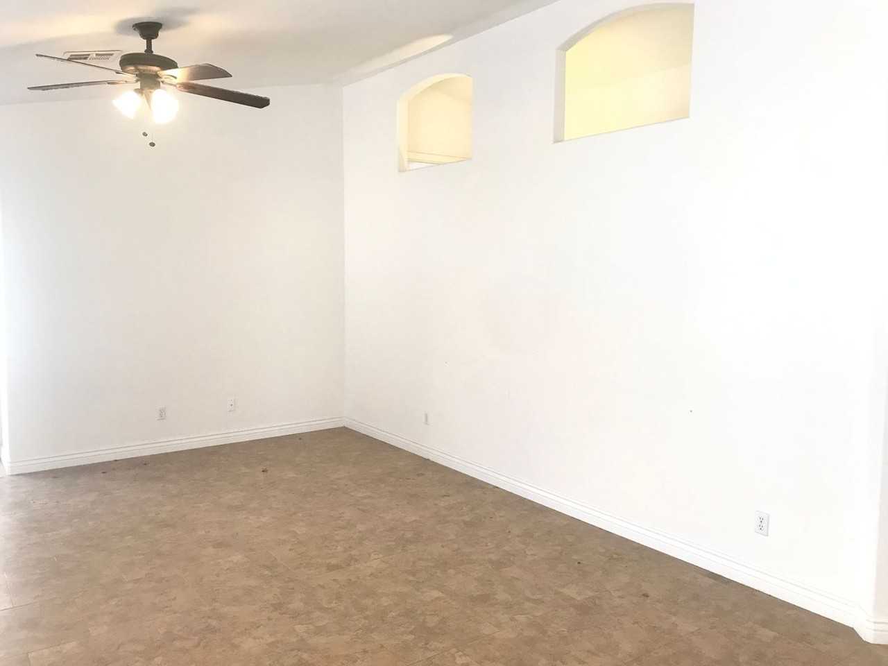 2036 E Windsong Dr - Photo 6 of 11