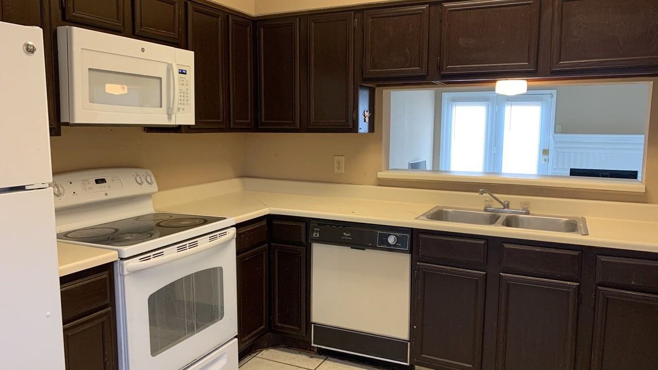 12500 Brookglade Cir - Photo 5 of 18