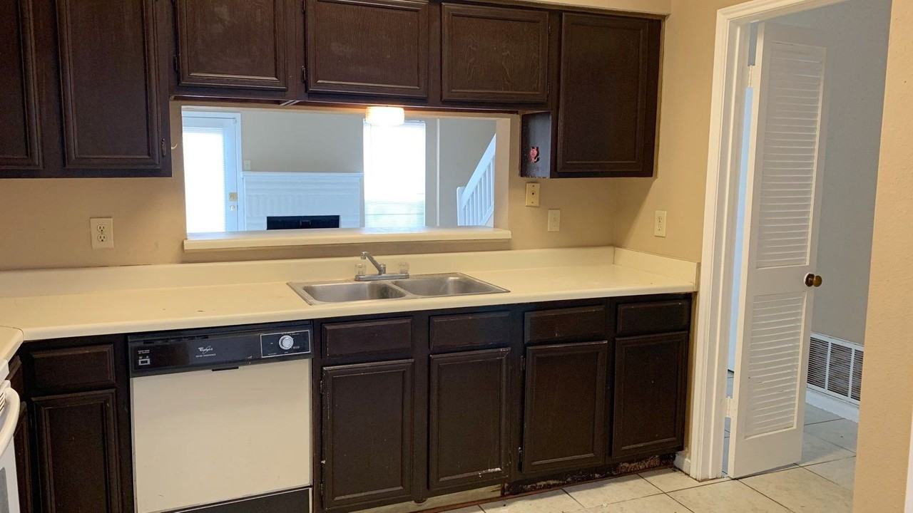 12500 Brookglade Cir - Photo 7 of 18