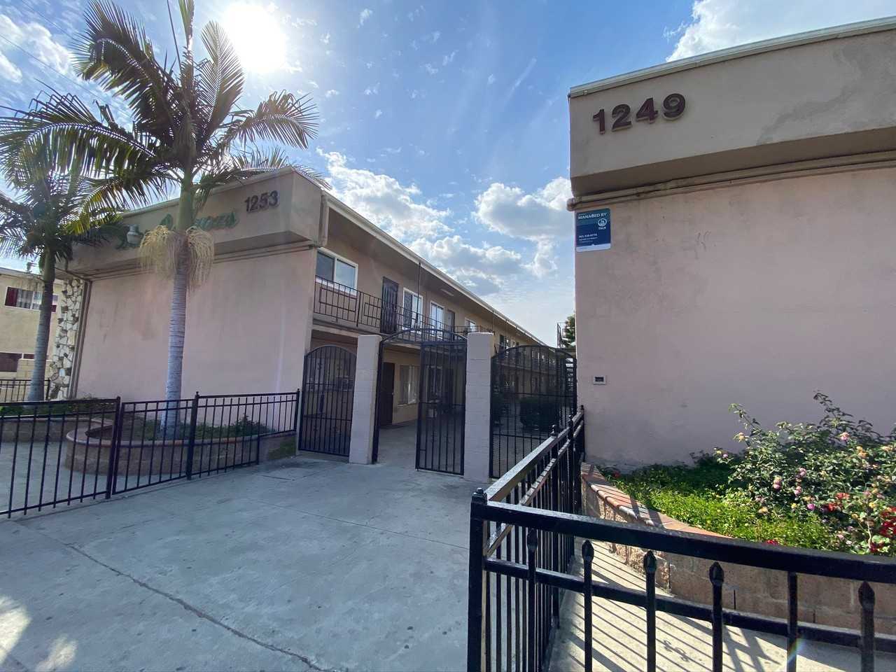 Las Palmas Apartments - Photo 7 of 8