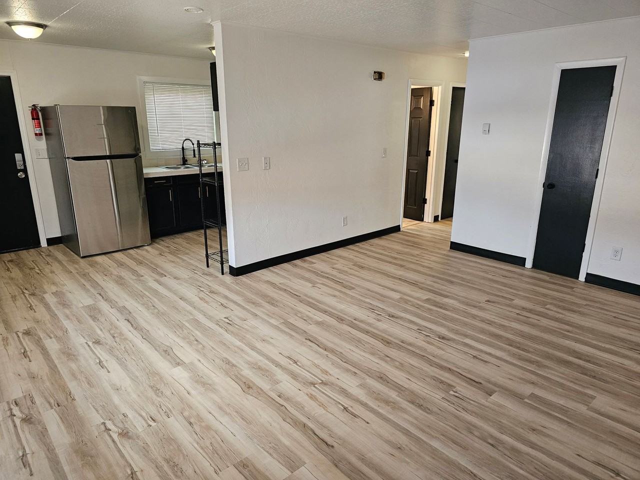 3103 Eide St - Photo 3 of 7