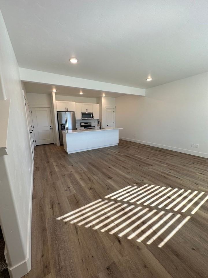 651 S 2400 W #13102 - Photo 3 of 50