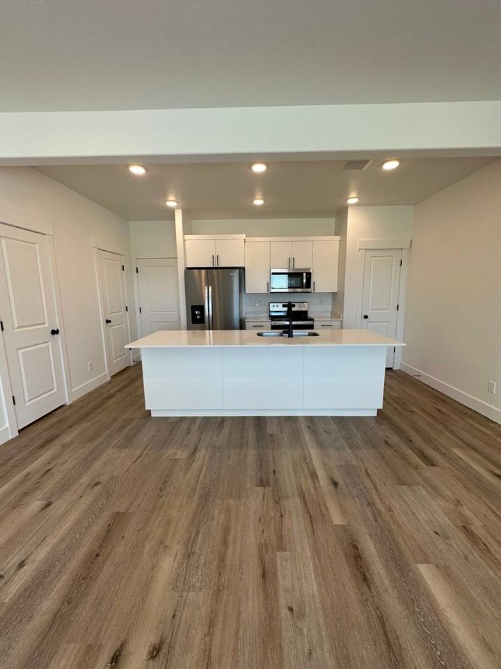 651 S 2400 W #13102 - Photo 5 of 50