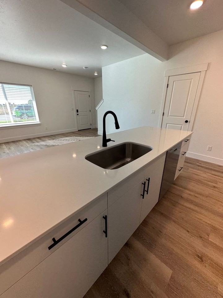 651 S 2400 W #13102 - Photo 6 of 50