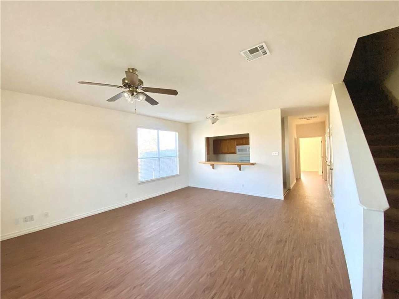 220 Sandstone Drive EF - Photo 2 of 12