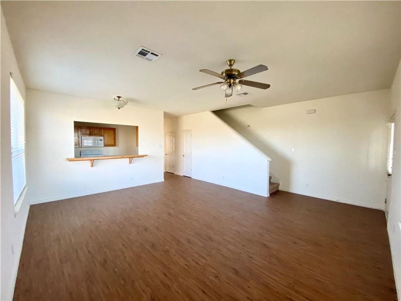 220 Sandstone Drive EF - Photo 3 of 12