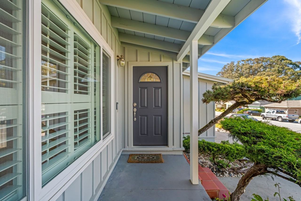 1251 Claremont Dr - Photo 3 of 31