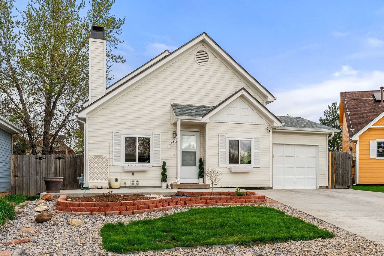 4727 S Pagosa Way - Photo 2 of 25