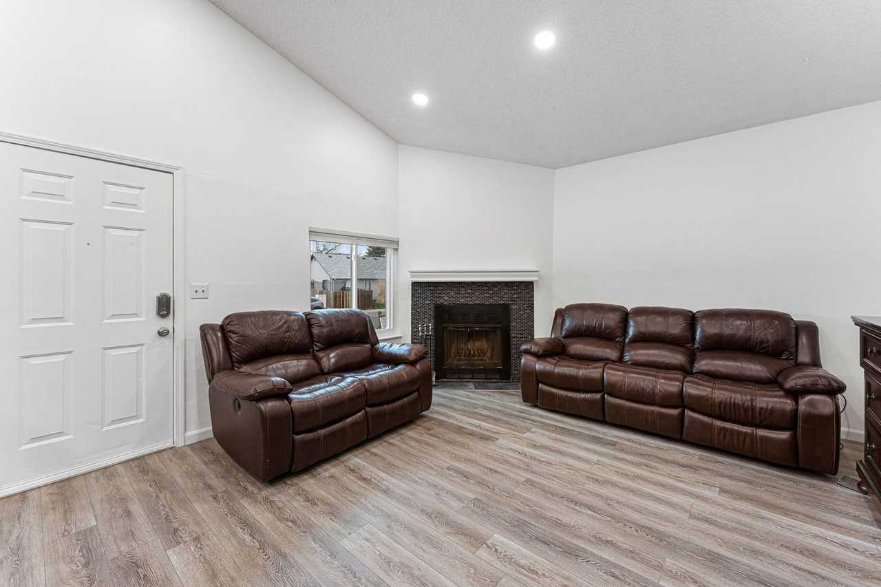 4727 S Pagosa Way - Photo 5 of 25