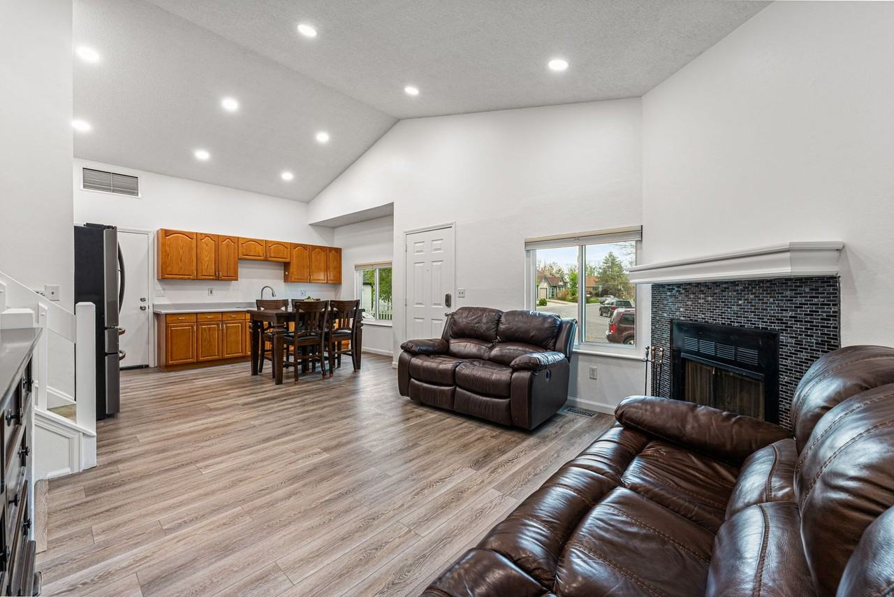 4727 S Pagosa Way - Photo 6 of 25