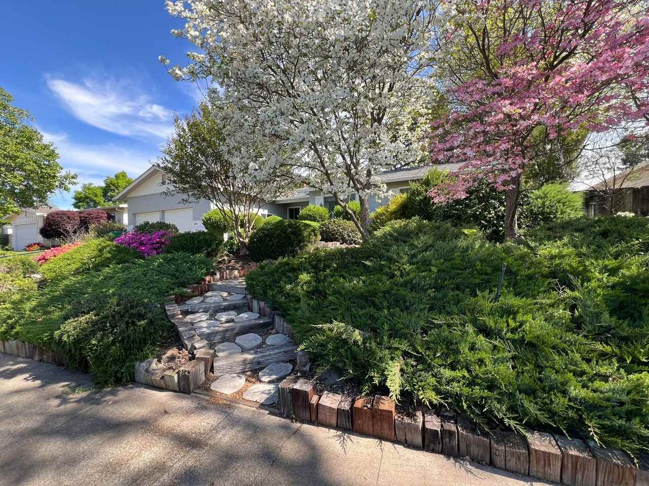 486 Redwood Way - Photo 2 of 30