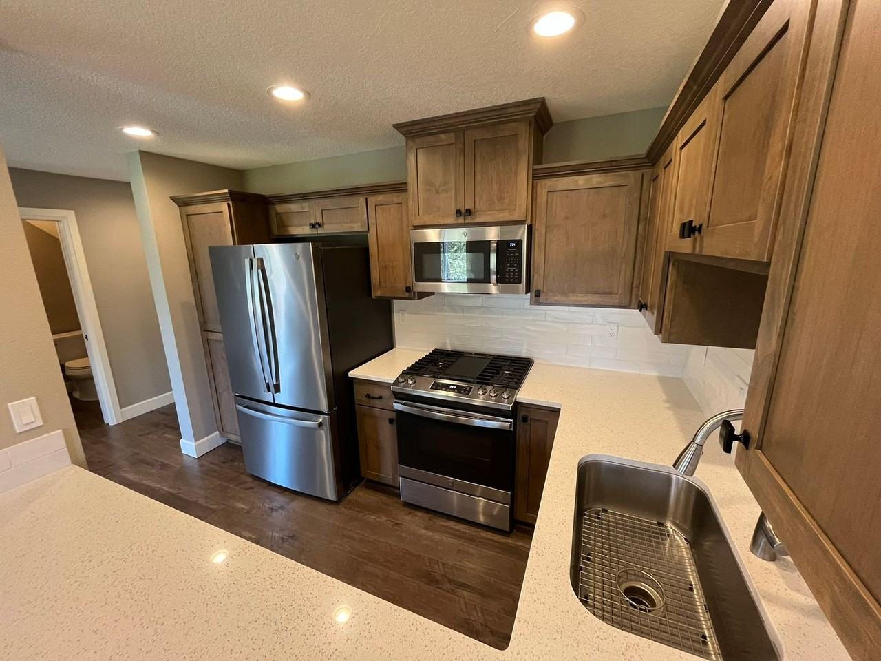 37855 College St - Photo 4 of 12