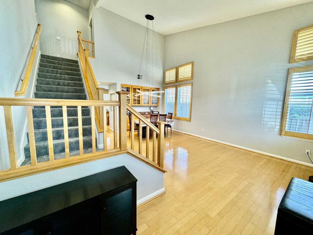 12 Amberwood Cir - Photo 2 of 43