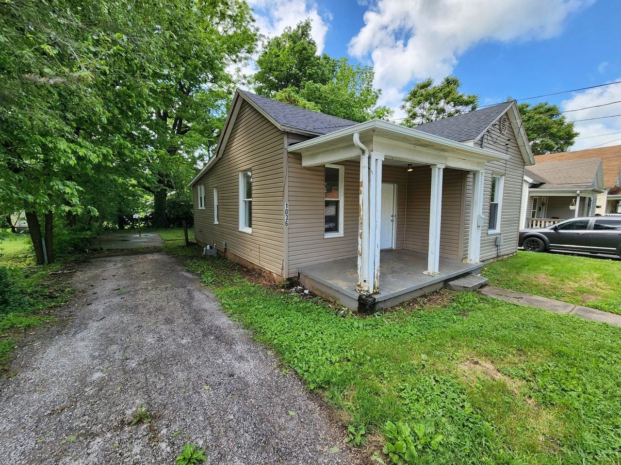 1036 W Monroe Ter - Photo 4 of 21