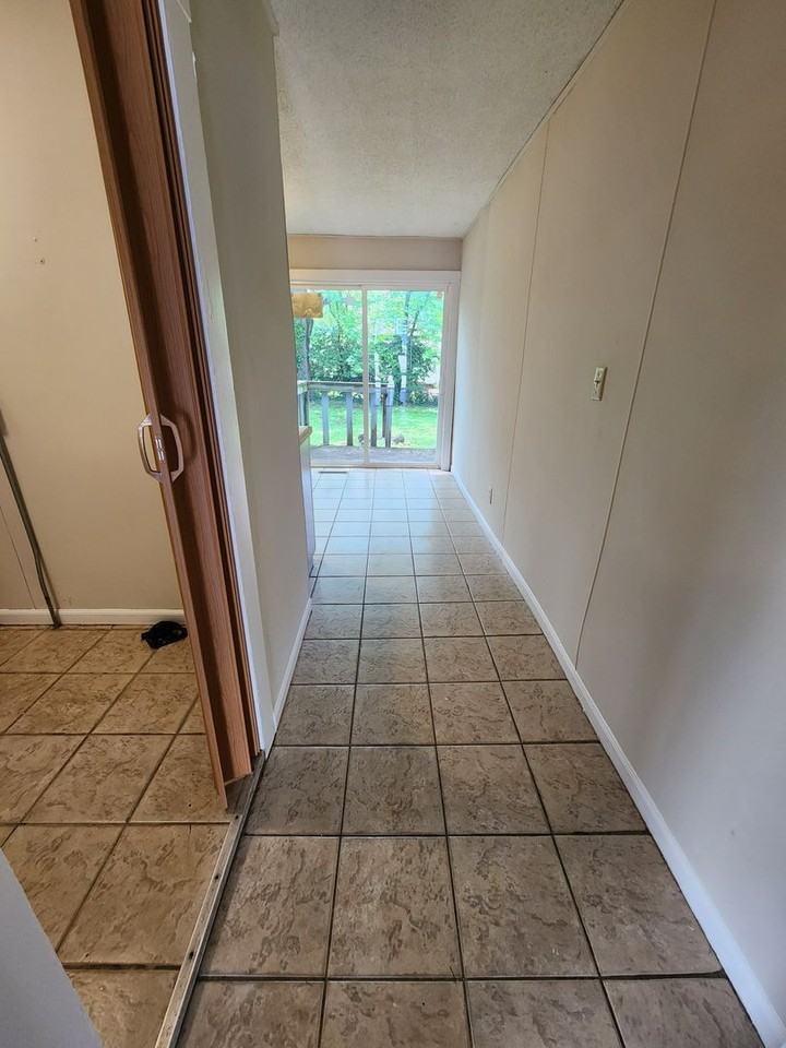 1036 W Monroe Ter - Photo 7 of 21
