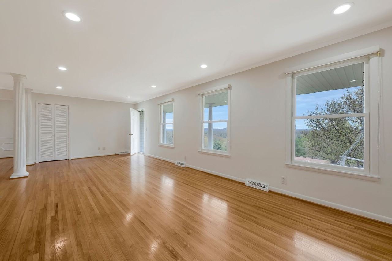 6833 Pennywell Dr - Photo 5 of 27