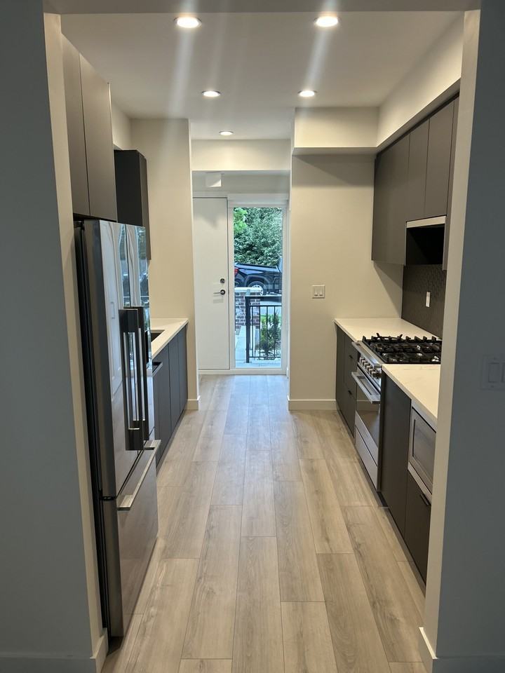 Foster Ave & Fairview St, Coquitlam, BC V3J 4B2 2 Bedroom Apartment