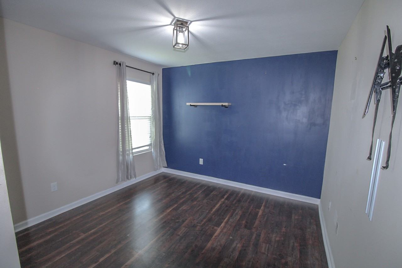 316 S Bridgeport Dr - Photo 3 of 21