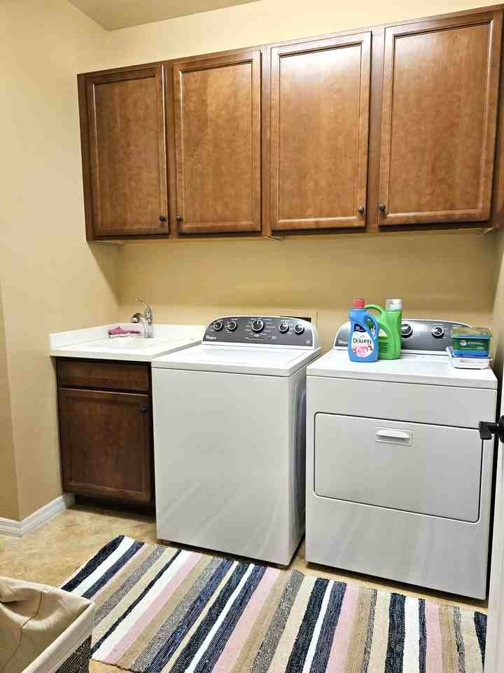 6441 Liberty St - Photo 7 of 50