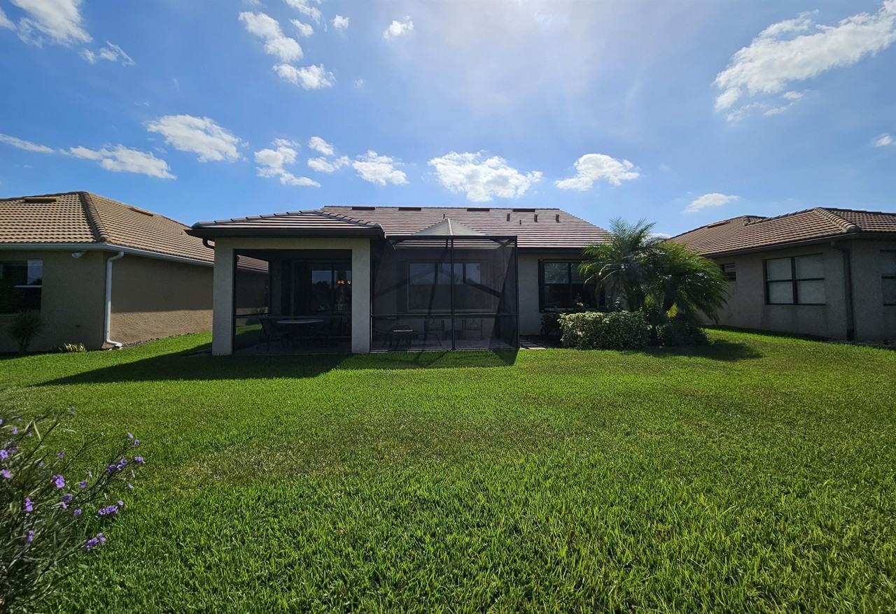 6441 Liberty St - Photo 7 of 50