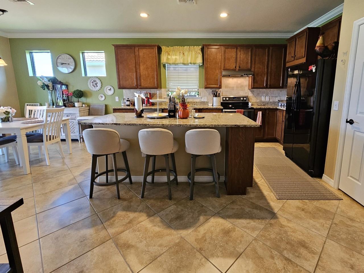 6441 Liberty St - Photo 2 of 50