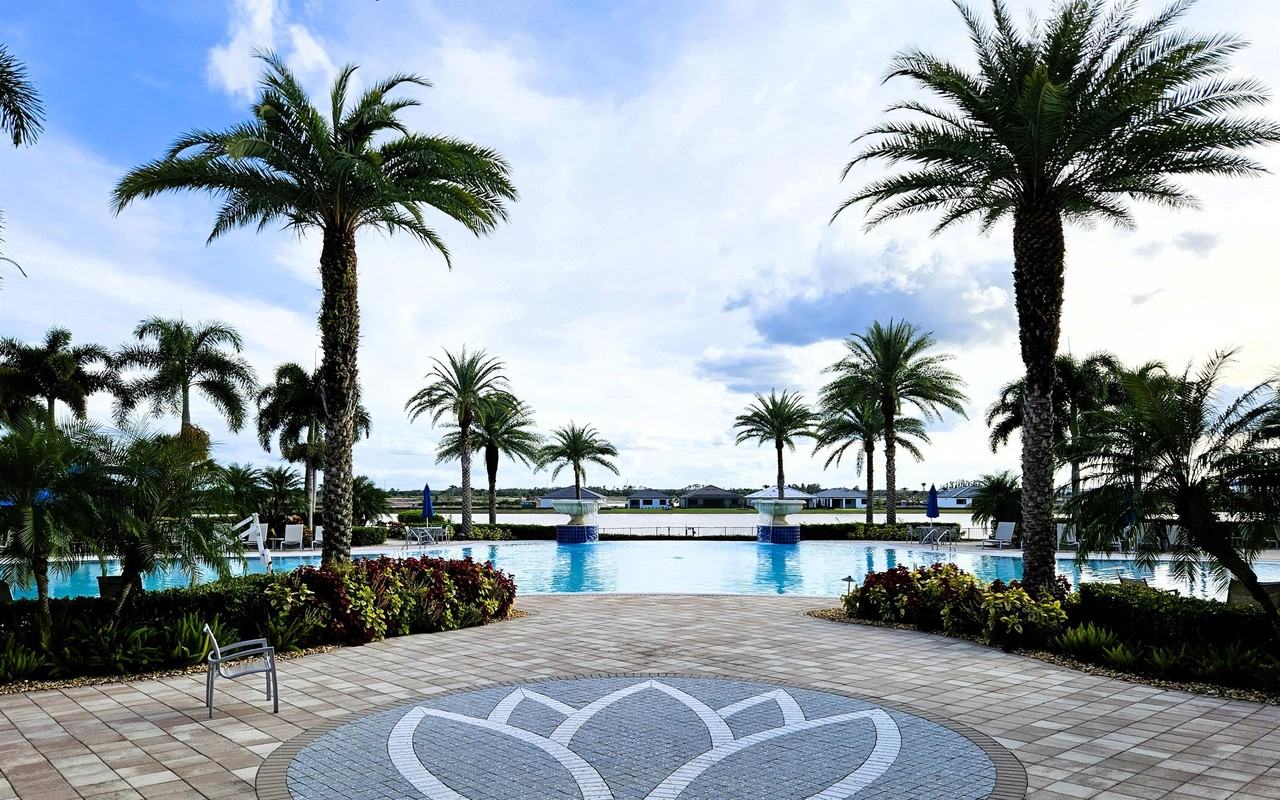 6441 Liberty St - Photo 4 of 50