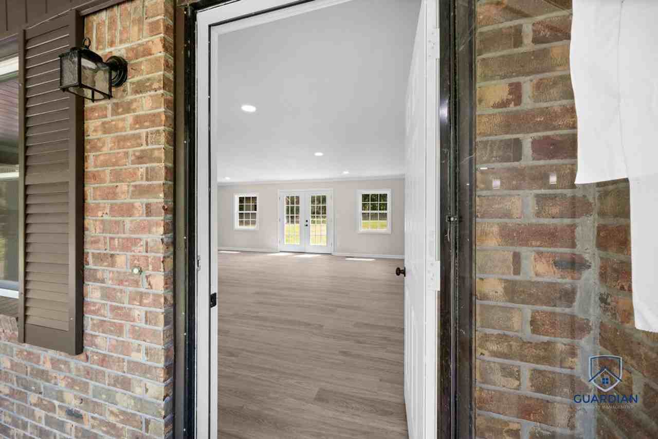 6149 River Oak Dr S - Photo 3 of 16