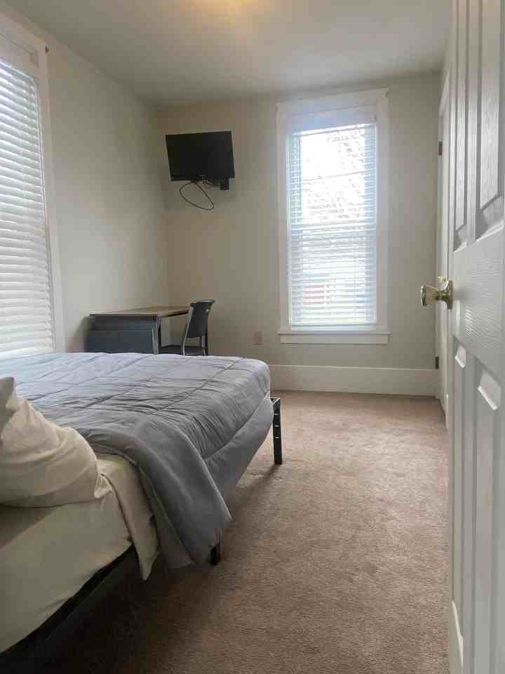 10 Maple Ave - Photo 2 of 8