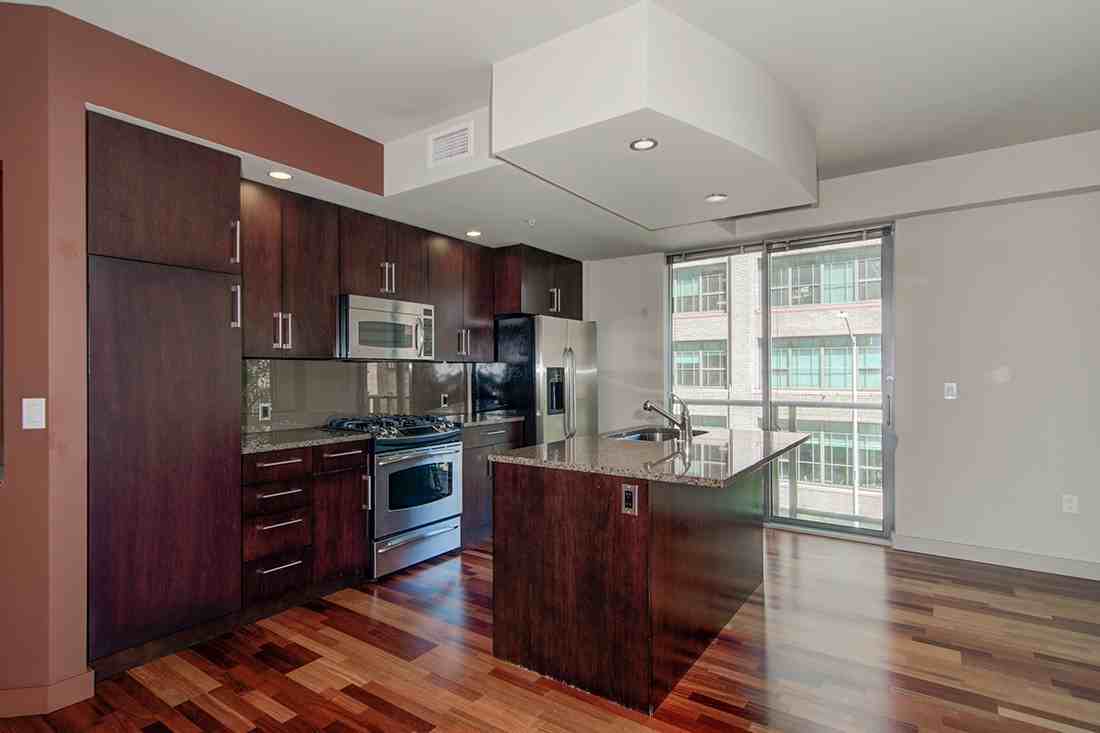 910 Lenora St - Photo 2 of 24