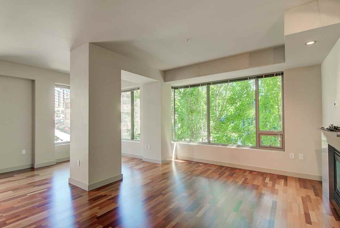 910 Lenora St - Photo 3 of 24