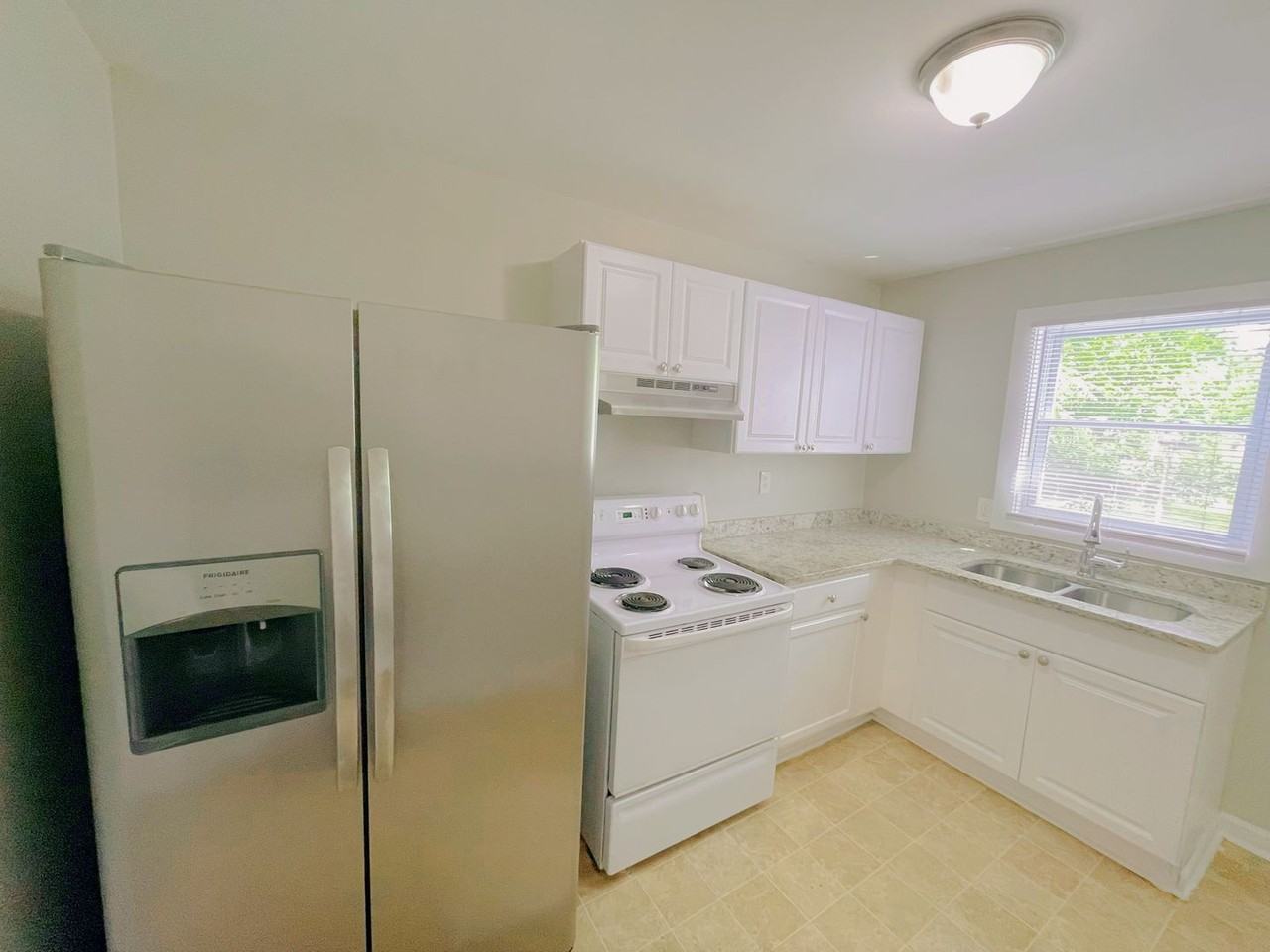 907 Harris St - Photo 7 of 10