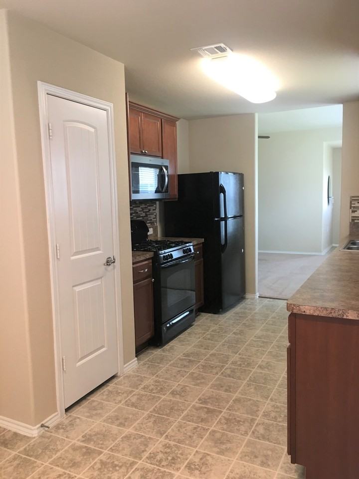 7005 Outfitter Dr - Photo 5 of 24